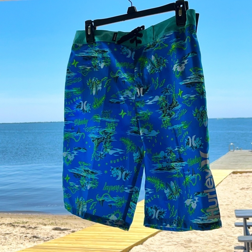 Nwt Big Boy’s  Hurley swim trunks / board shorts